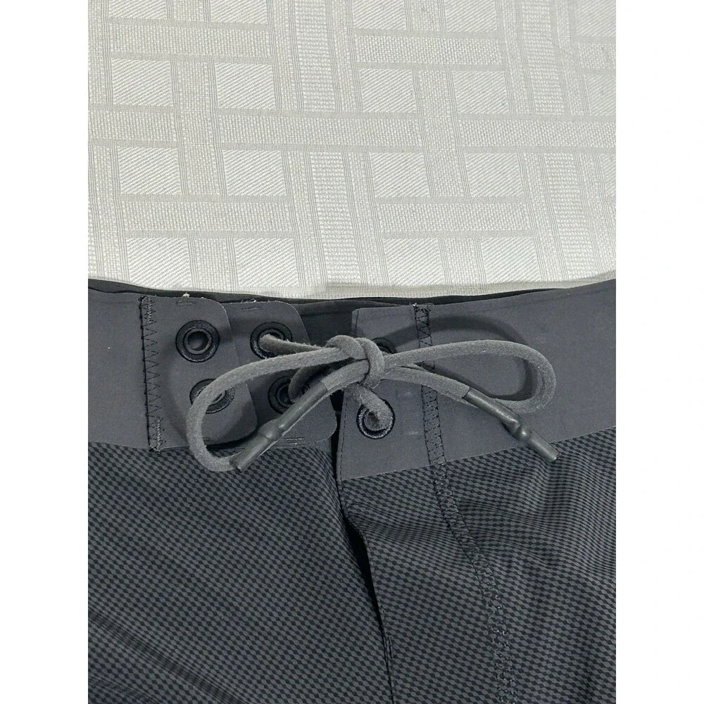 Lululemon El Current Board Shorts Mens Size 30-32 Non-Lined Black Gray Swim Surf